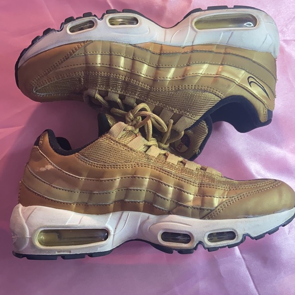 Gold Air Max 97 - Picture 2 of 5